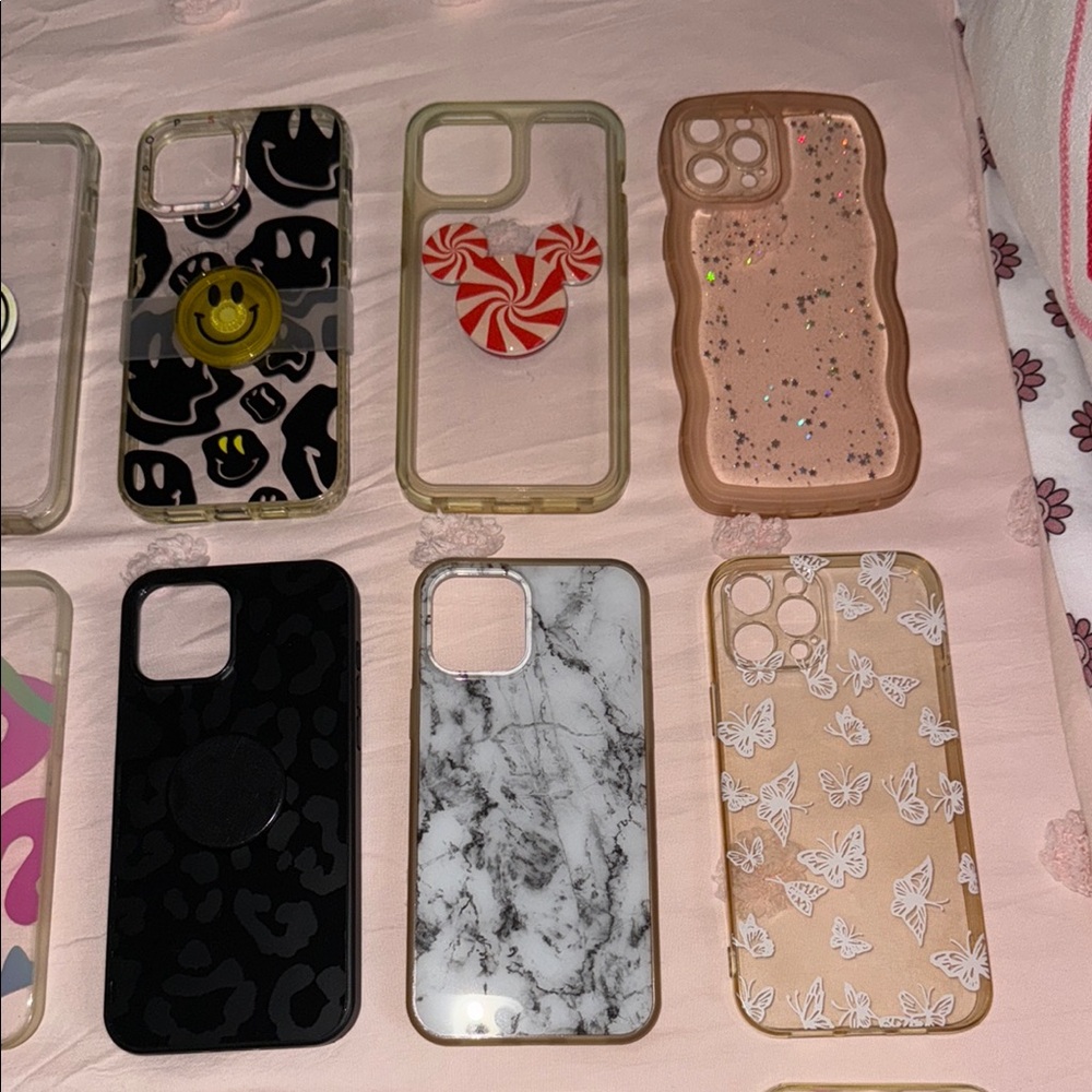 Assorted iPhone 12 Pro Max Case Set - Picture 5 of 6